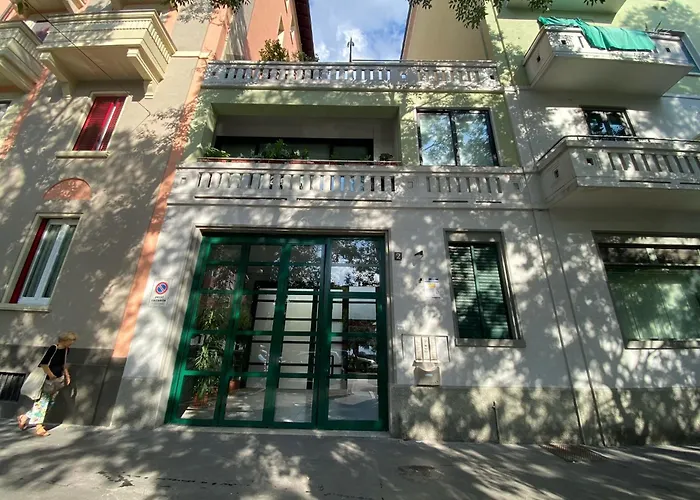 Vfh Argonne Trendy Apartment By The Park
